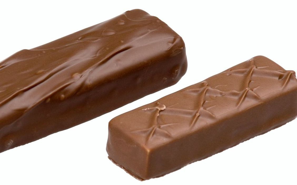 واجهة المحل على زاوية مشمسة